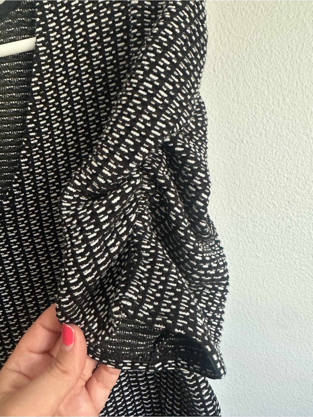 V-Neck Short Sleeve Ribbed Sweater - Picture 3 of 5